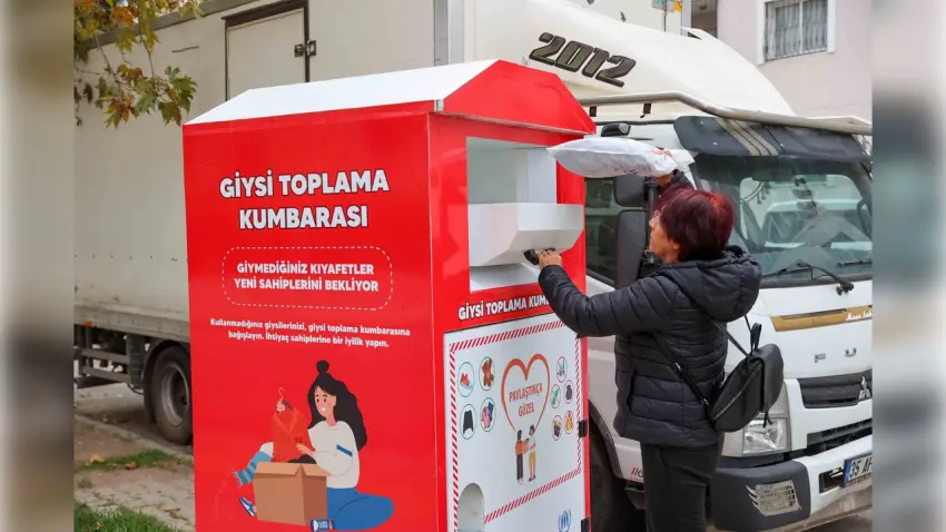 Buca’da giysi kumbaraları ile dayanışma büyüyor