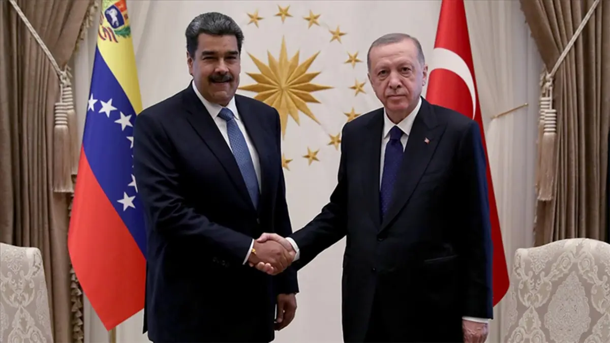 Cumhurbaşkanı Erdoğan, Venezuela Devlet Başkanı Maduro ile örüştü haberinin görseli
