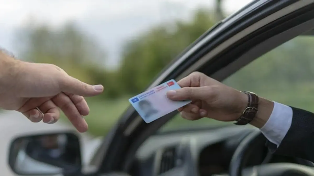 İzmir haber: Bornova’da drift atan sürcünün ehliyeti daimi olarak iptal edildi haberinin görseli