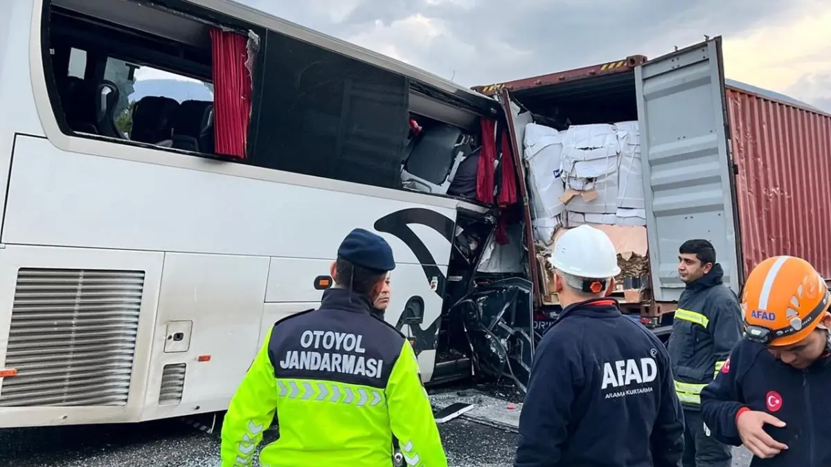 Osmaniye’de feci kaza! Otobüs ile TIR çarpıştı: Çok sayıda ölü ve yaralı var haberinin görseli