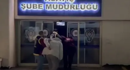 Sosyal medyadan tanışıp eve çağırdıkları erkeği gasp eden çift tutuklandı