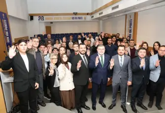 AK Parti İzmir’de 3 Kademe Tanıtım ve Medya Eğitimi düzenlendi