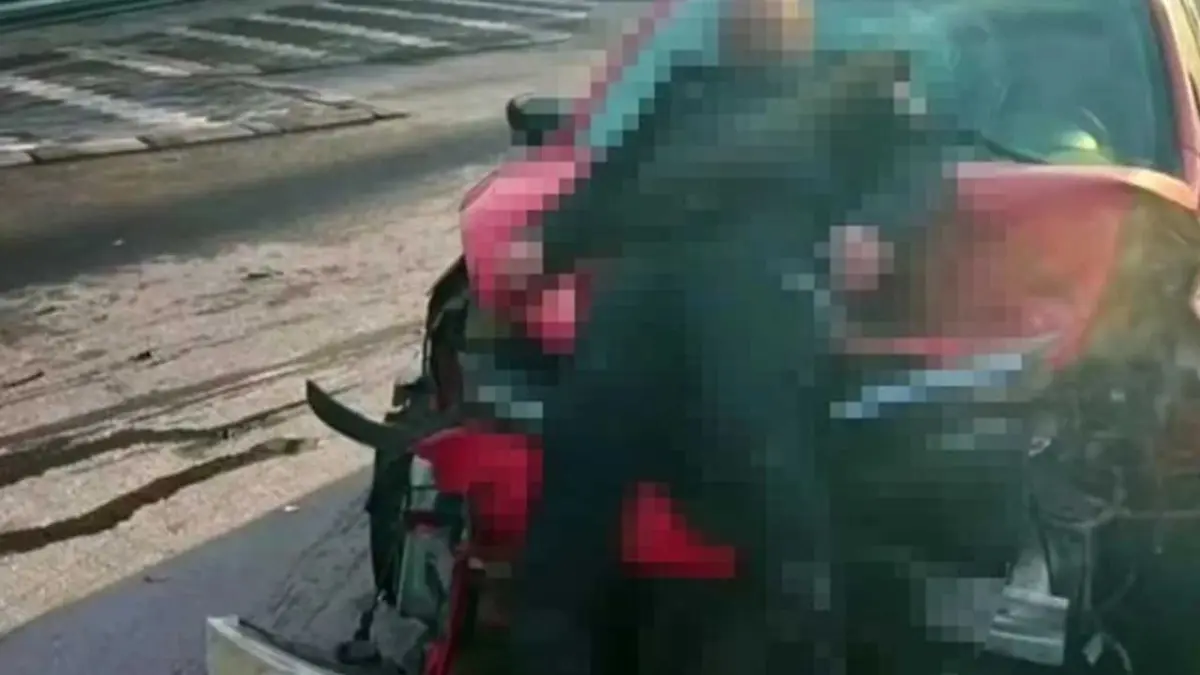 Akıllara durgunluk veren olay! Önce polise çarptı sonra fotoğrafını çekip kayıplara karıştı haberinin görseli