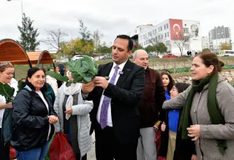 Bornova’nın kent bostanlarında bereketli kış hasadı