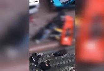 Evinin önünde bıçaklanan taksici yaşamını yitirdi