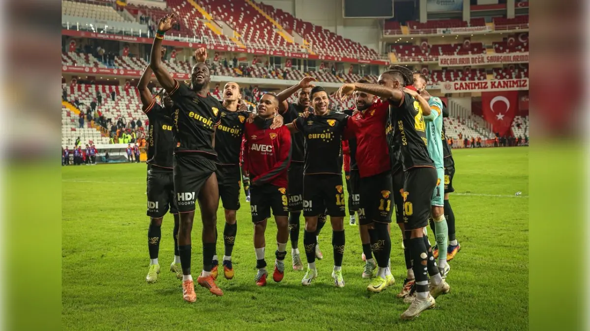 Göztepe evinde Trabzonspor’u ağırlıyor haberinin görseli