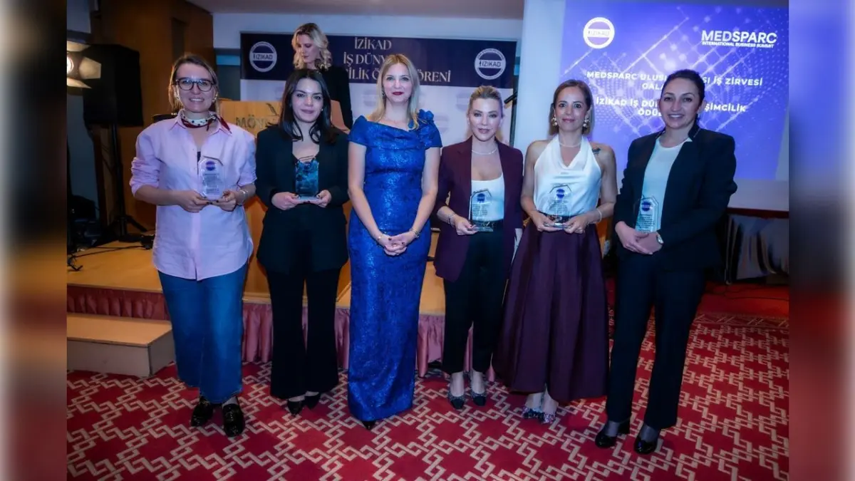 İZİKAD 6. Girişimcilik Ödülleri töreni düzenlendi haberinin görseli