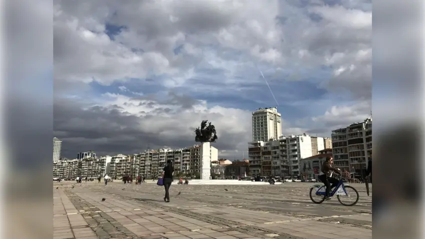 İzmir’de yeni haftada ılık ve parçalı bulutlu hava hakim haberinin görseli