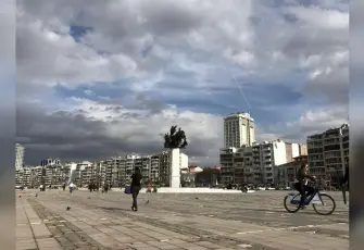 İzmir’de yeni haftada ılık ve parçalı bulutlu hava hakim