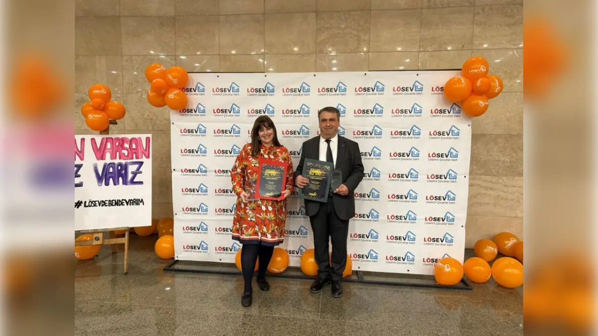 LÖSEV’den Murat Demircan’a “Yılın Basın Gönüllüsü” ödülü haberinin görseli