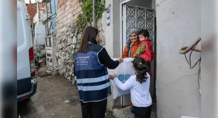 Zorlu kış koşullarında İzmir Büyükşehir’den büyük destek