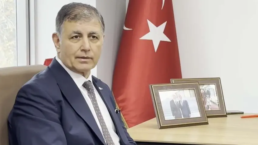 Başkan Tugay’dan çıplak ayaklı eyleme karşı açıklama