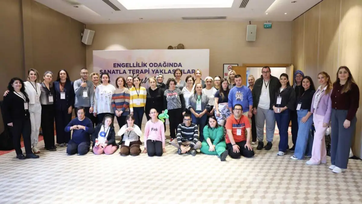 Çeşme’de üç günlük sanatla terapi kampı tamamlandı haberinin görseli