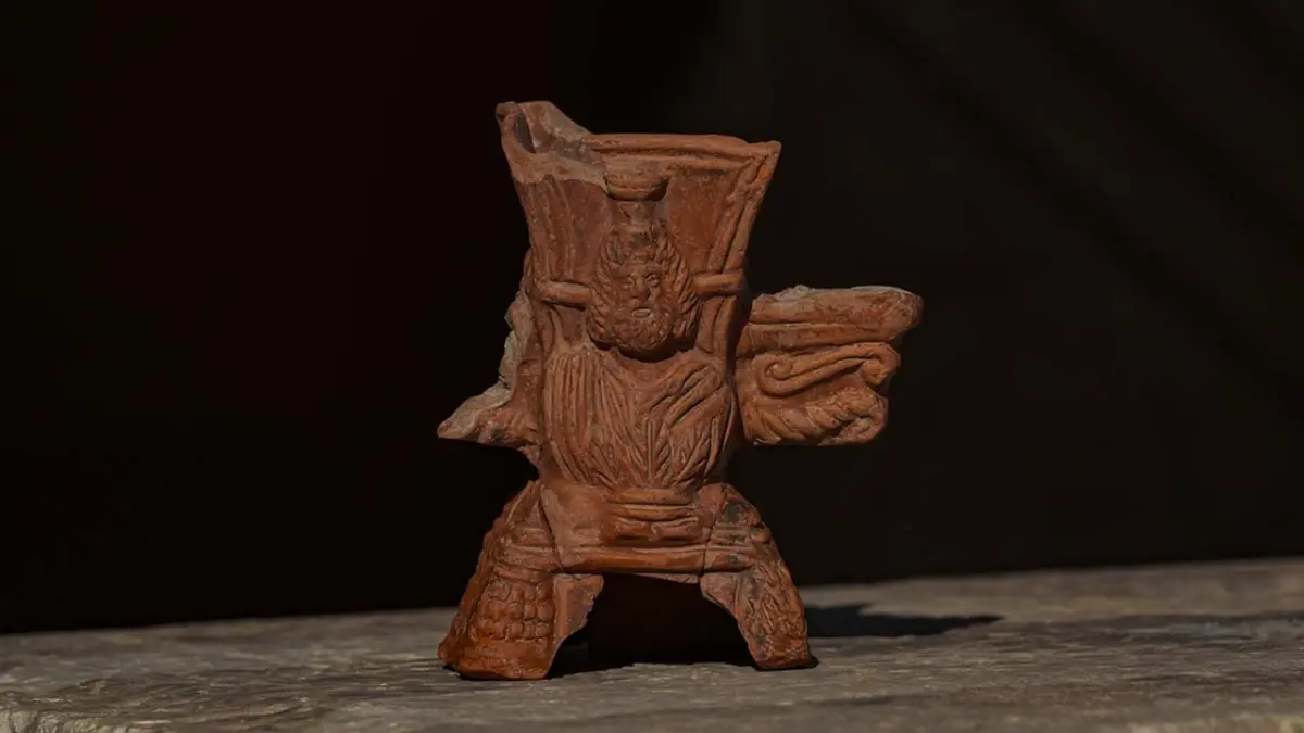 Efes'te yeni bir tütsü kabı bulundu haberinin görseli