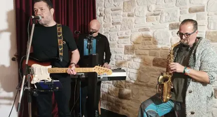 Hastasıyım Doktor, öğrenciler için sahne aldı