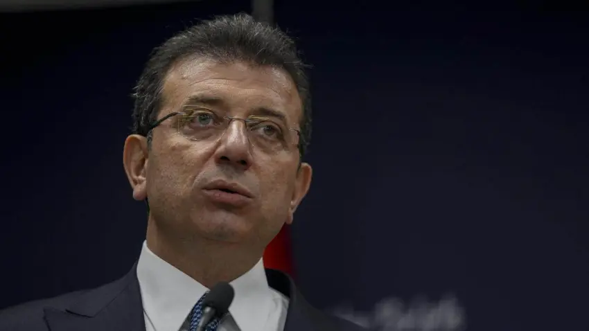 İmamoğlu’nun diploma davası ertelendi: Bu kumpasa karşı sonuna kadar mücadele edeceğim haberinin görseli
