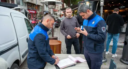 Karşıyaka Zabıtası’ndan işgal denetimi