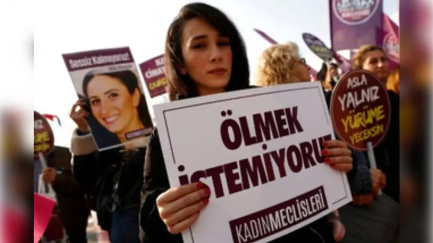 Kasım 2025 Raporu açıklandı: Kadınlar en çok evlerinde ve ateşli silahlarla öldürüldü haberinin görseli