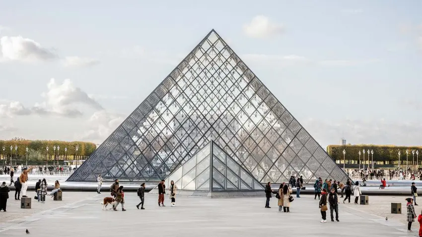 Louvre Müzesi'nde yeni skandal: Mısır Bölümü'ndeki 400 nadir kitap hasar gördü