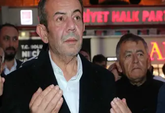 Tanju Özcan dualarla Umre’ye uğurlandı