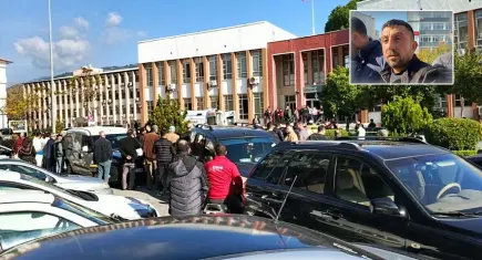 Adliye önünde boşanma aşamasında eşindeki bıçaklayan koca tutuklandı