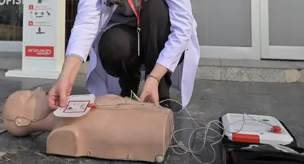 Ani kalp durmalarına hızlı müdahale: Taşınabilir otomatik şok cihazlarının yaygınlaşmasına ilişkin yönetmelik, Resmi Gazete'de