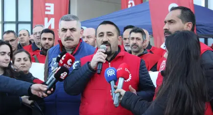 Büyükşehir’deki işçi eyleminde ikinci gün: İşe iadeler olana kadar eylem sürecek