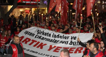 Büyükşehir işçilerinden meşaleli yürüyüş: Alacaklar için takvim vurgusu yapıldı