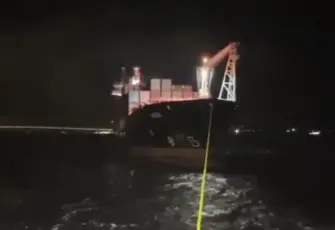 İzmir’den hareket eden gemi Çanakkale Boğazı'nda arıza yaptı