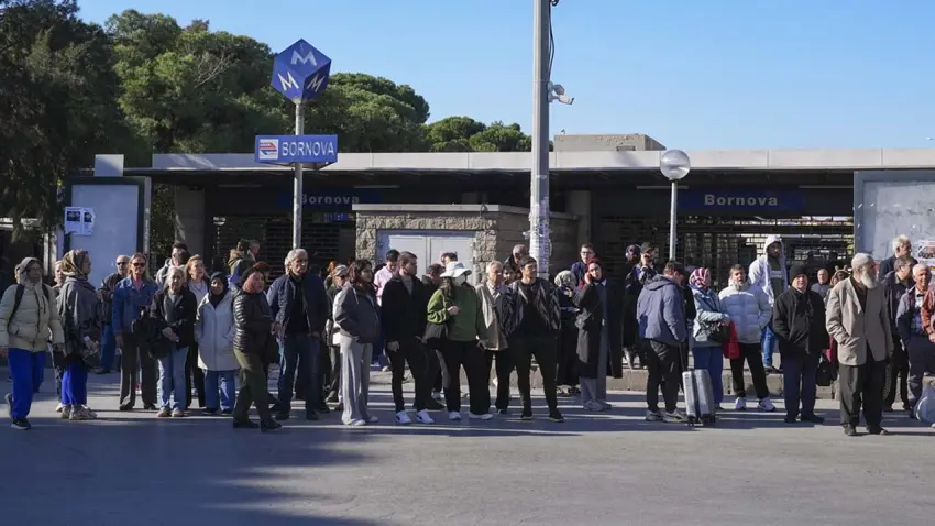 İzmir haber: Metro raydan çıktı