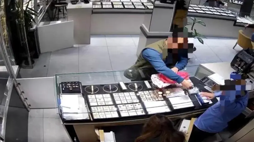 Komşusundan 4 milyon liralık altın çalan hırsız, 288 saat kamera kaydıyla yakalandı!