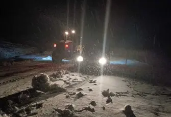 Muş ve Kars'ta kar hayatı olumsuz etkiliyor