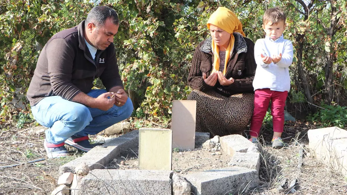 ‘Öldü’ denilen bebeğin mezarlık yolunda ağlamaya başlayınca yaşadığı ortaya çıktI haberinin görseli