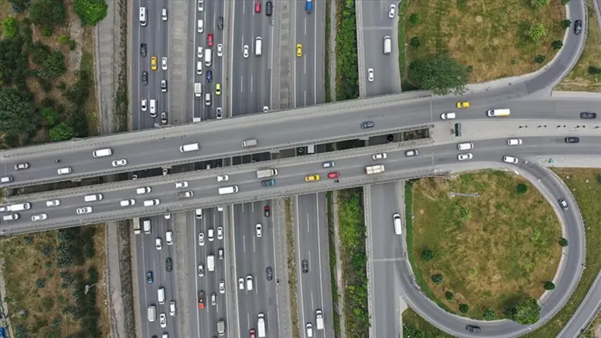 TÜİK açıkladı: Türkiye'deki taşıtlar dünyayı 9,5 milyon kez dolaşacak kilometre yaptı haberinin görseli