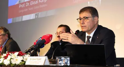 “Yerel yönetimlerin sağlık alanında yetkisi artmalı”