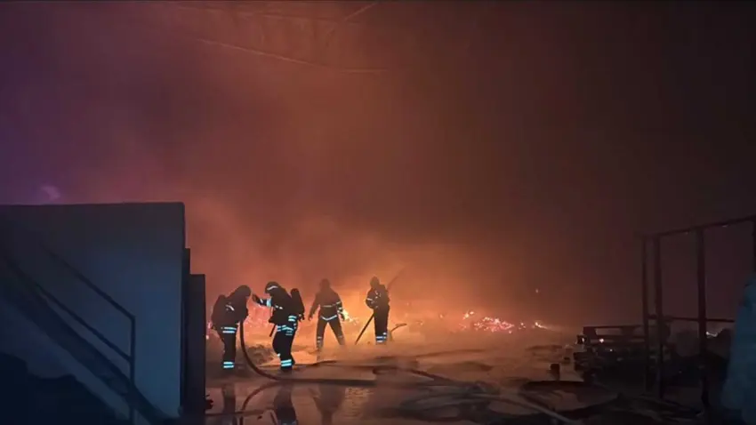 Ambalaj fabrikasında büyük yangın haberinin görseli