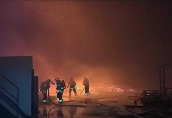 Ambalaj fabrikasında büyük yangın