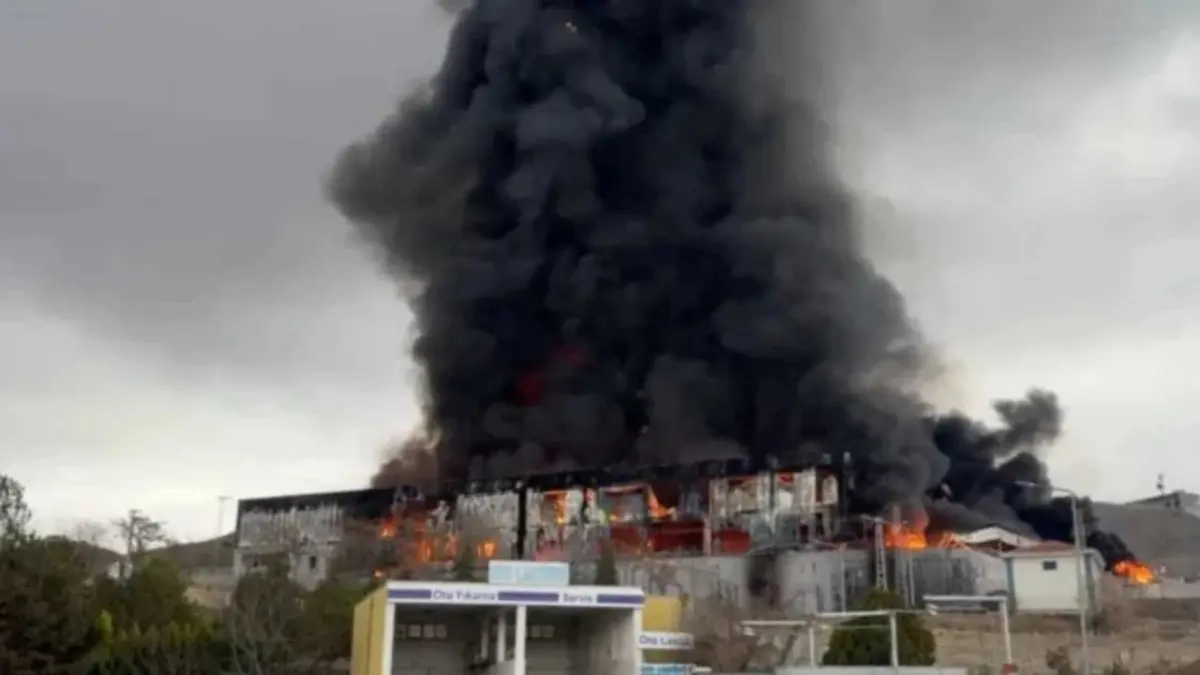 Kimya fabrikasında yangın çıktı: Şirketin borsadaki işlemleri askıya alındı haberinin görseli