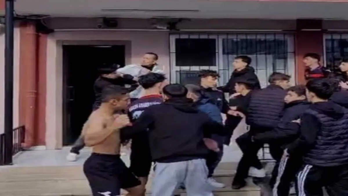 Liseler arası futbol turnuvasında öğretmen darbedildi haberinin görseli