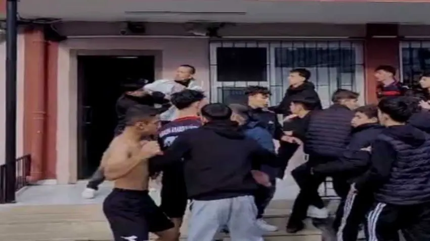 Liseler arası futbol turnuvasında öğretmen darbedildi haberinin görseli