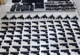 Polisin durdurduğu otomobilden cephanelik ele geçirildi