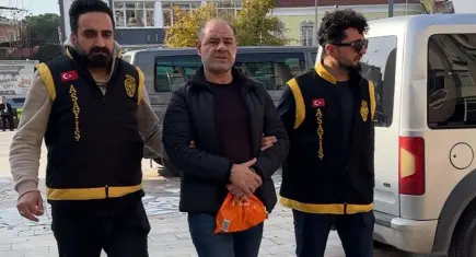 Polisten firariye film gibi operasyon: ‘Banyo su akıtıyor komşu’ diyerek yakaladılar!