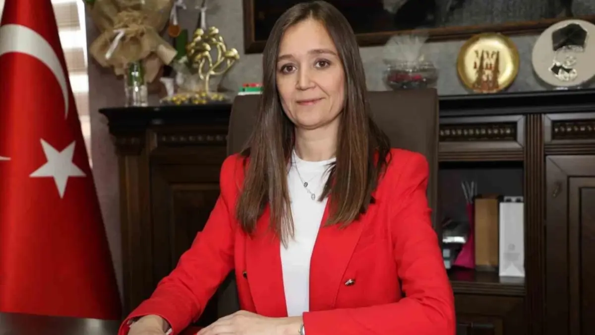 Şehzadeler Belediye Başkanı Gülşah Durbay'a çoklu organ yetmezliği tanısı konuldu haberinin görseli