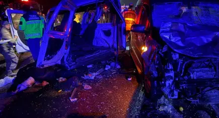 3 aracın karıştığı kazada 3 kişi hayatını kaybetti