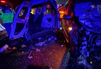 3 aracın karıştığı kazada 3 kişi hayatını kaybetti