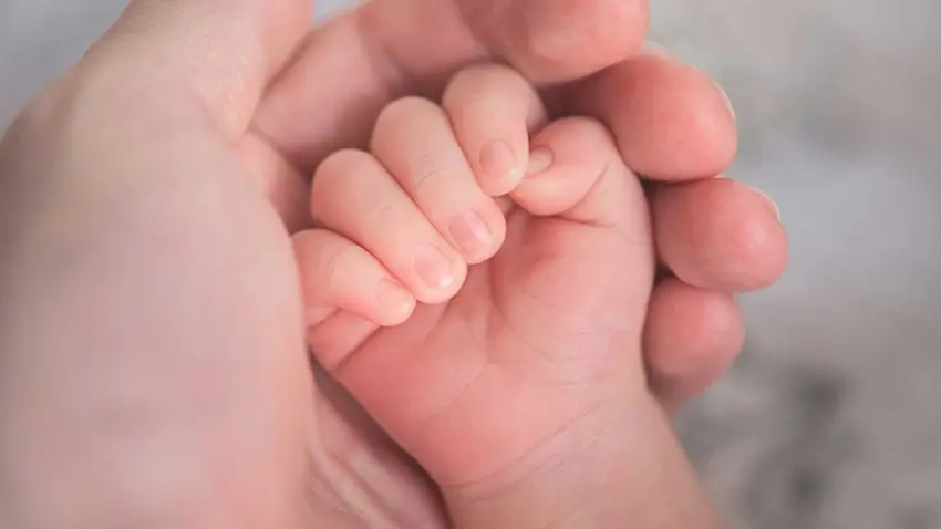 Bakan Göktaş'tan AK Parti Grubuna doğum ve babalık izni zyareti