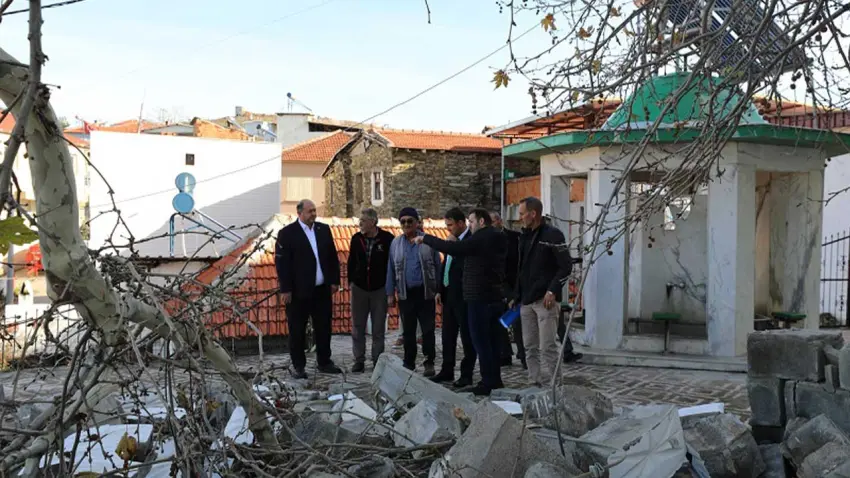 Başkan Çiçek Efemçukuru’nda incelemelerde bulundu