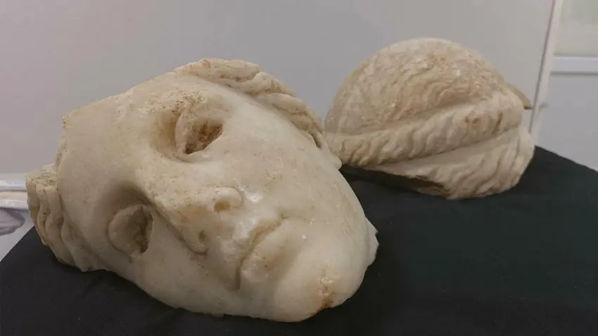 İzmir’de 2 bin 200 yıllık heykel başı bulundu