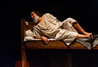 Sokrates’in Savunması İzmir’de sahneye taşınıyor