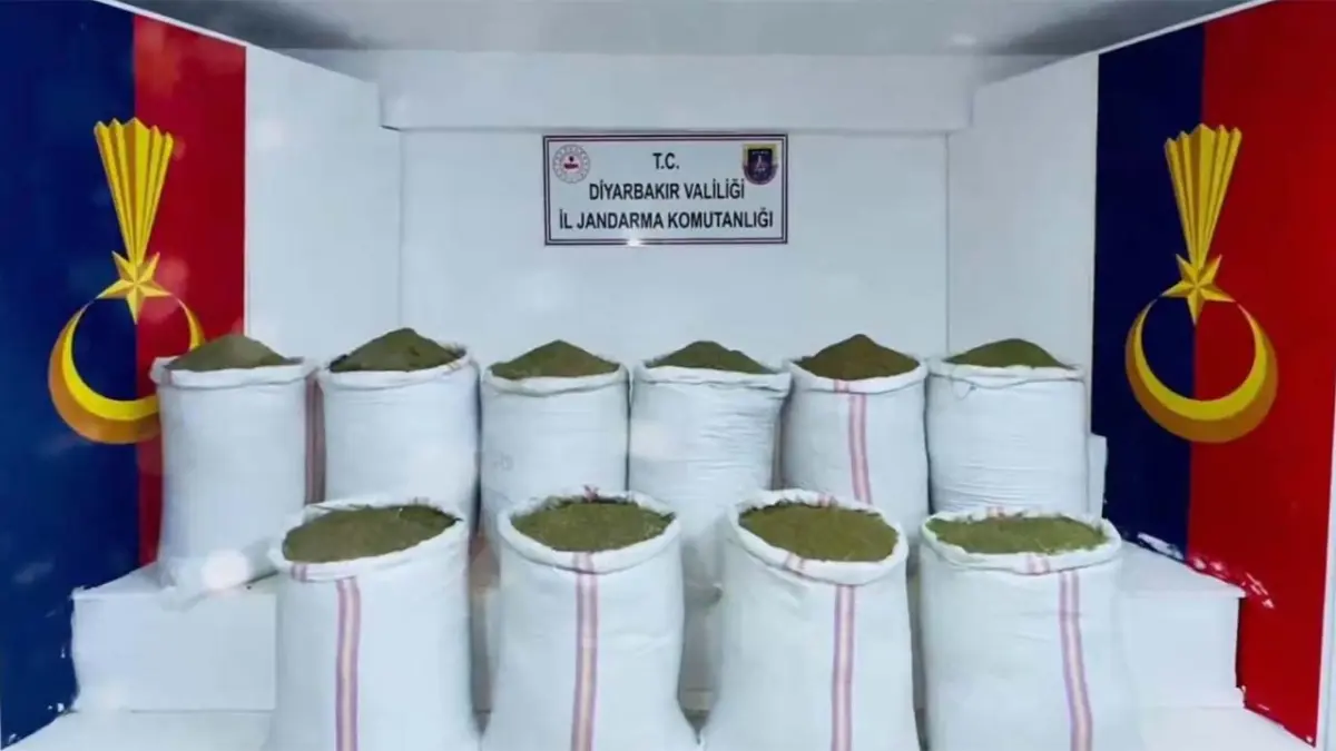 29 ilde zehir tacirlerine dev operasyon: 345 şüpheli yakalandı, 1 ton 628 kilo madde ele geçirildi haberinin görseli